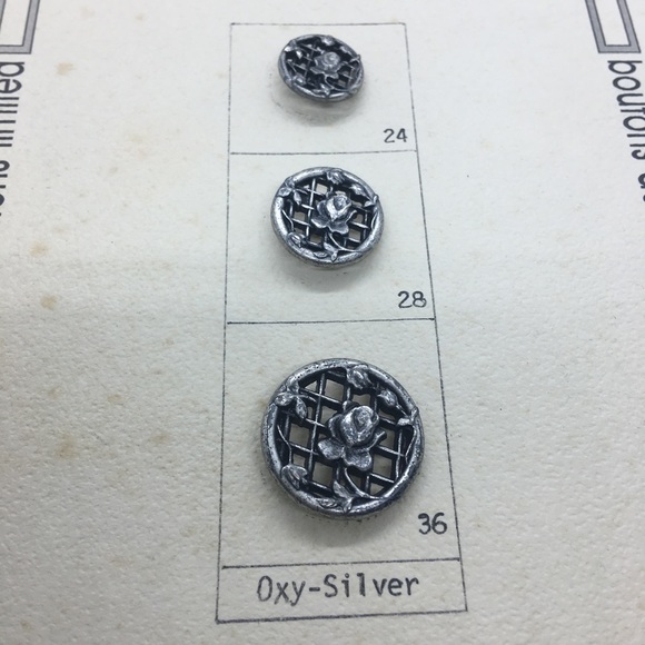 Vintage Buttons Lot of 4 Salesman Cards Metal Plastic 25 Assorted Patterns - Picture 8 of 15